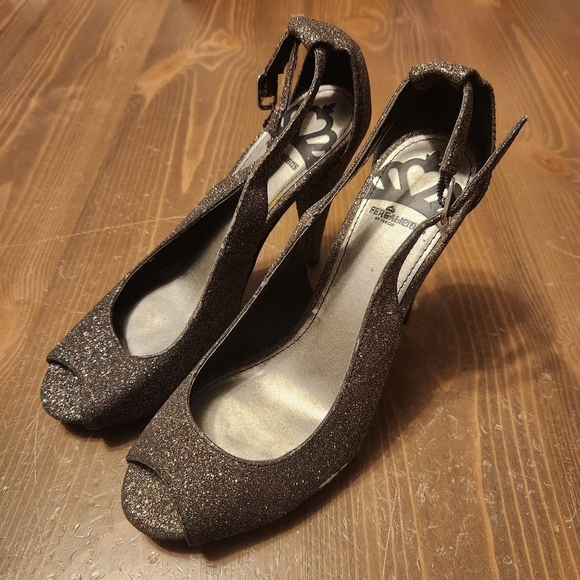 Fergalicious by Fergie Women's Heels Size 7.5M Open Toe Sling Back Mona T 4" - Picture 3 of 16